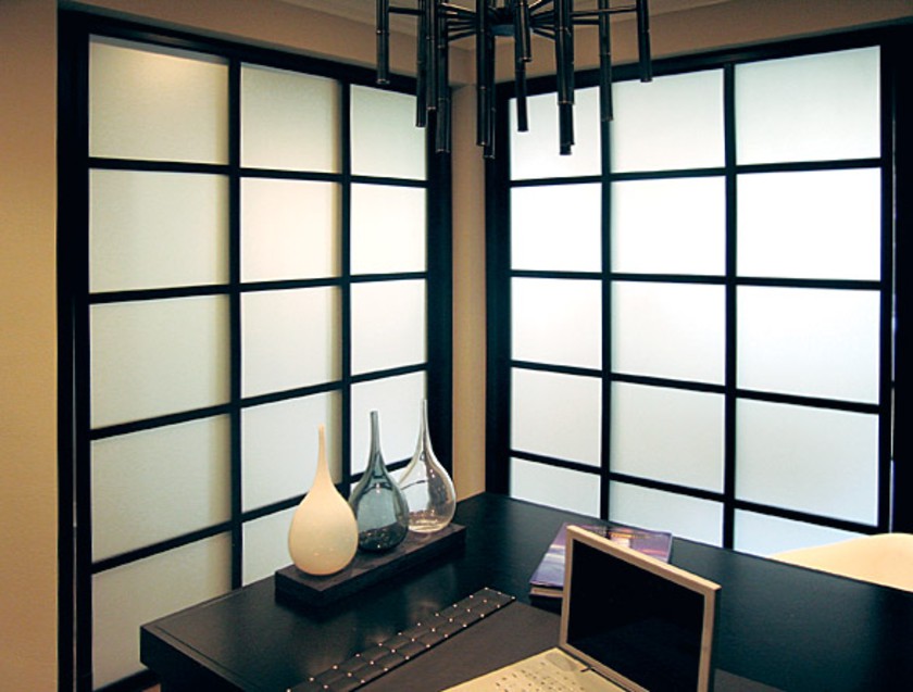 Угловая перегородка в японском стиле с матовым стеклом Калуга
