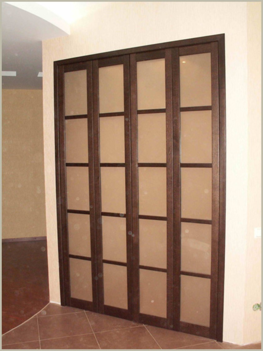 Двери гармошка с матовым стеклом и накладными разделителями Калуга
